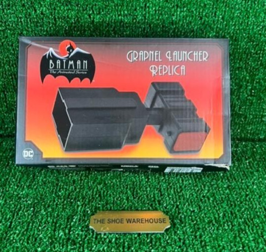 NECA Batman The Animated Series Grapnel Launcher Replica BRAND NEW