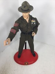 1/6 USMC MARINE GUNNERY SERGEANT R LEE ERMEY IN FULL DRESS GREENS SWORD & STAND