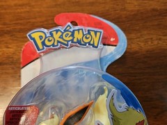 FLAREON Pokemon Battle Feature Figure 3’’ Articulated Action 2019 Jazwares – NEW