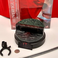 Hot Toys MMS555 IT 2 Pennywise Clown 1/6 action Figure’s Base Stand Diorama Only
