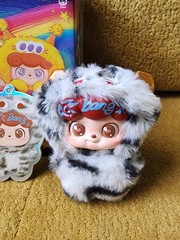 Q. Kids “Wave Club” Vinyl Plush Pendant Blind Box Confirmed Figure – Chaos