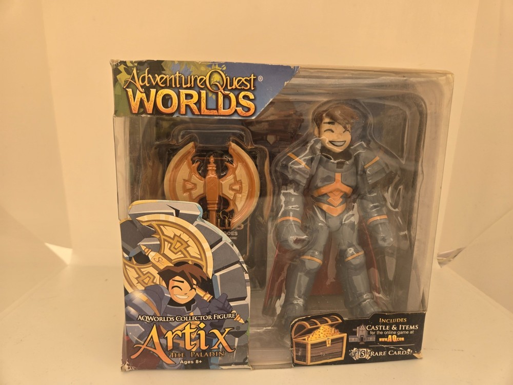 AdventureQuest Worlds – Artix the Paladin Collector Figure