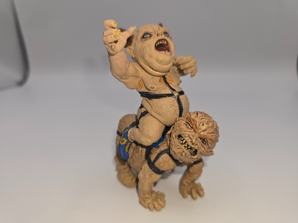 McFarlane’s 2003 Series 2 Twisted Land of oz Dorothy Munchkin Rider Figure Loose