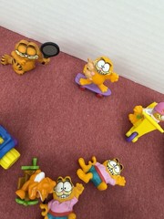 Lot of Vintage 80’s 2″ Tall Garfield Figures PVC with vehicles