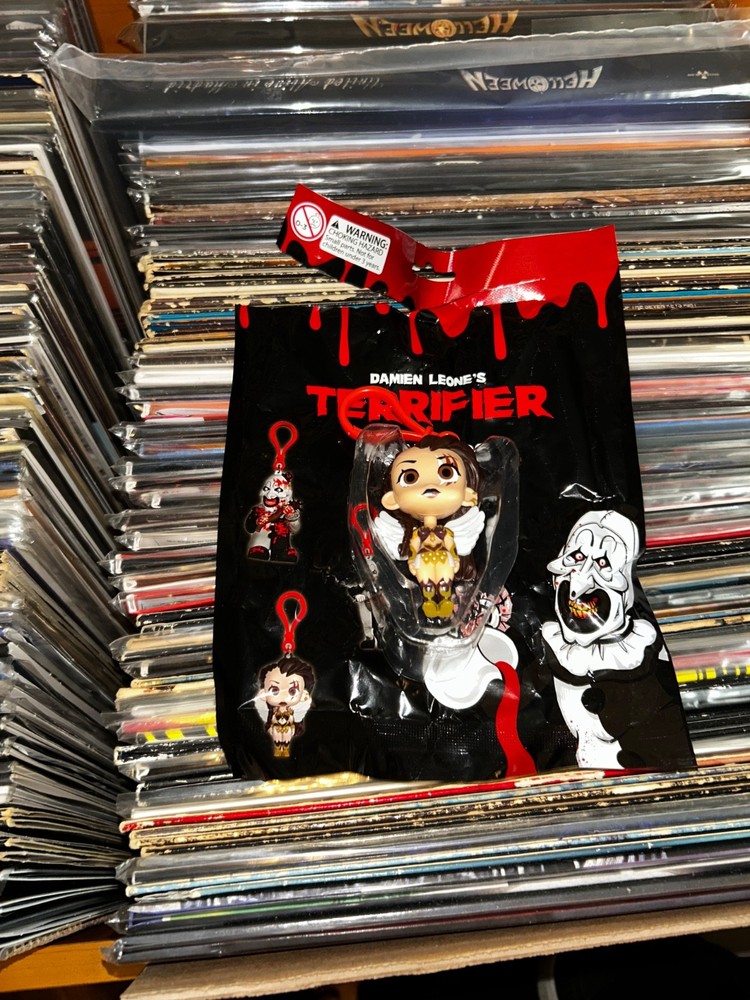 Terrifier Hangers New in open bag SIENNA 3″ Horror Keychain Clip (Art the clown)
