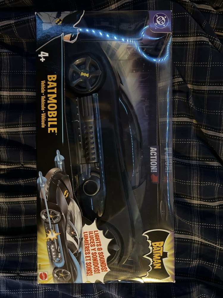 Mattel THE BATMAN Batmobile with Lights & Sounds 2004 Mattel No. B9909