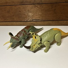 Jurassic World Roar Strikers Triceratops and Sinoceratops Dinosaur Figure Mattel