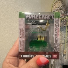 New Minecraft Series 2 Charms Bee 2.5-Inch Backpack Hanger Viral Keychain