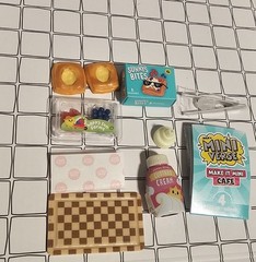 NEW Miniverse Make it Mini Food Cafe Series 4 BERRY DANISH Fruit