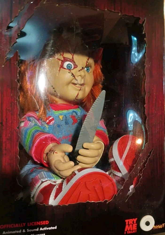 Chucky Talking & Moving Doll W/Knife. Spirit Halloween. USED W/Working try Me.