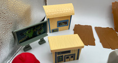 Angry Birds Pig City Strike Playset Complete w/instructions Damage on balloon
