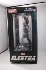 Marvel Gallery Elektra Netflix PVC Figure Diamond Select Toys 11in