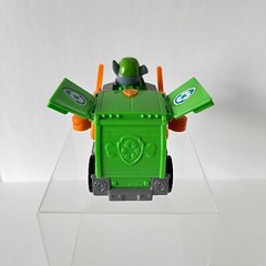Paw Patrol Rocky Pup Figure and Transforming Recycle Truck with Pop Out Tools