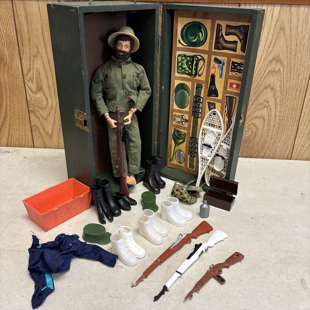 1964 GI Joe Footlocker and Many Accessories Vintage GI Joe