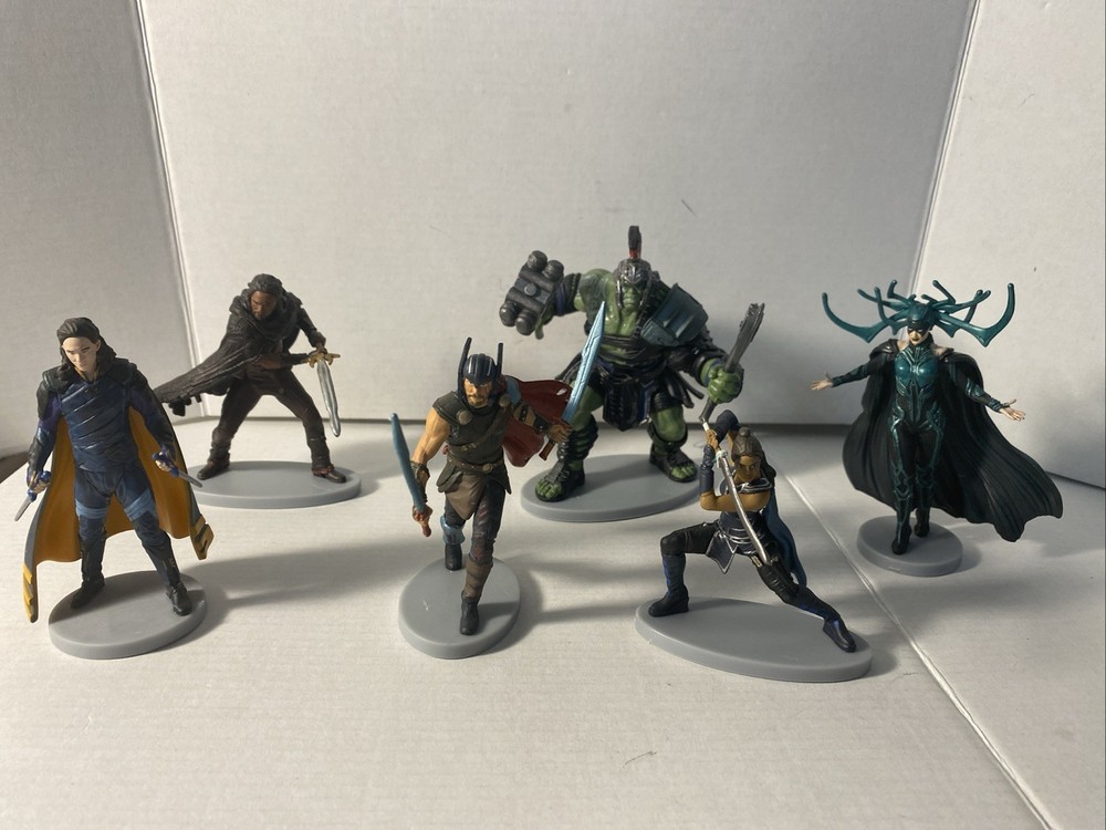Disney Store Marvel Thor Ragnarok Figurine Play Set of 6 Action Figures Toys