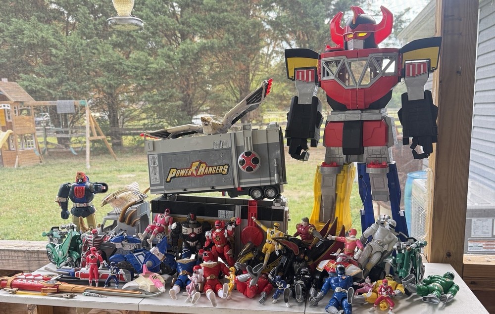Vintage Power Rangers Action Figures And Vehicles Etc Mixed Lot