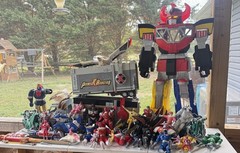 Vintage Power Rangers Action Figures And Vehicles Etc Mixed Lot