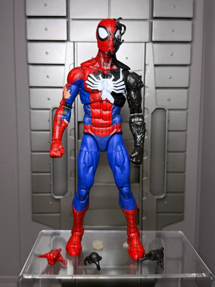 Marvel Legends Retro 6″ Figure Secret Wars – Spider-Man Alien Costume loose
