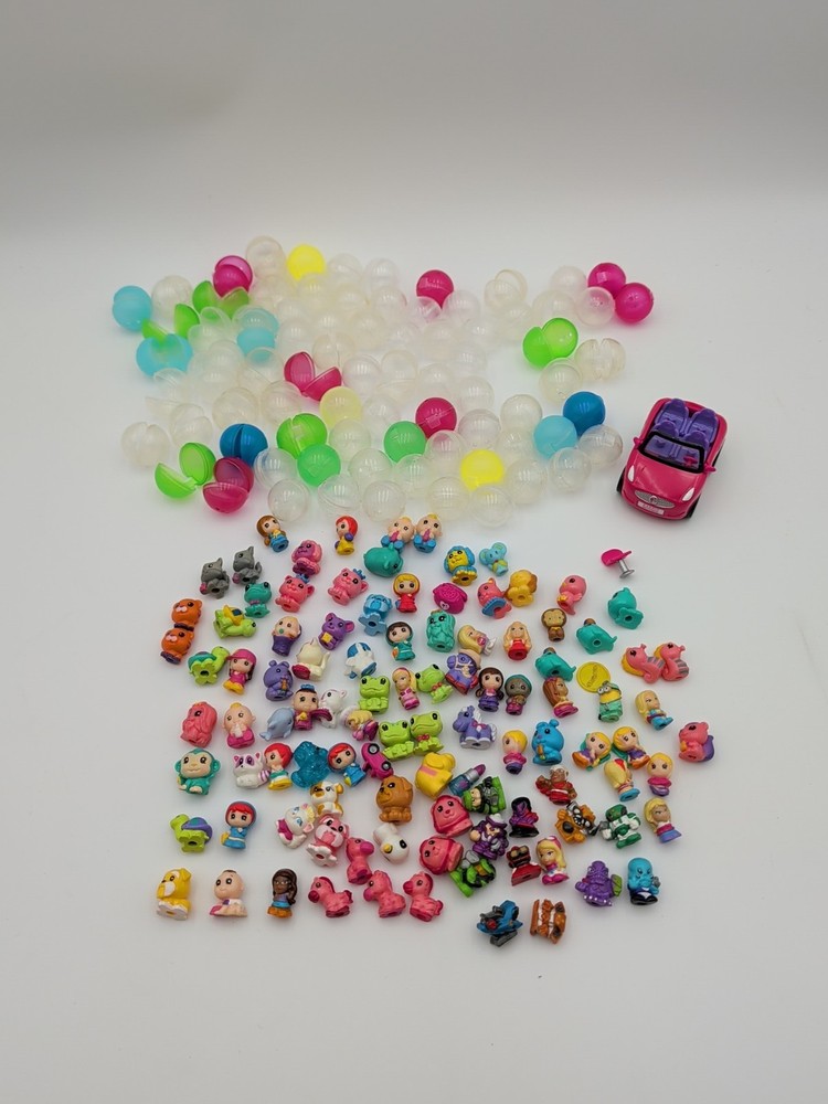 Squinkies Lot of 101 Animals People Robots Car + 80 Empty Houses