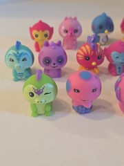 Cepia BANANAS BUNCH Peel to Reveal Animal Figures Toy Lot Of 16 Characters