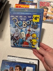 Lotof6NewSealedMoviesSpiderManFarFromHomeRobotsBenjiDespicableMe2Smurfs 80’sBeat