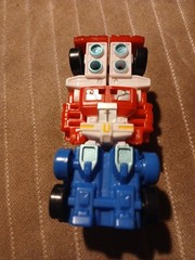 Transformers OPTIMUS PRIME Takara 2001 Hasbro Robots in Disguise 2.5″ Vtg HTF