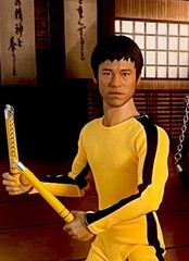 BRUCE LEE 1:6 ENTER THE DRAGON/GAME OF DEATH BOXED SET OF 2 +XTRA HANDS & STANDS