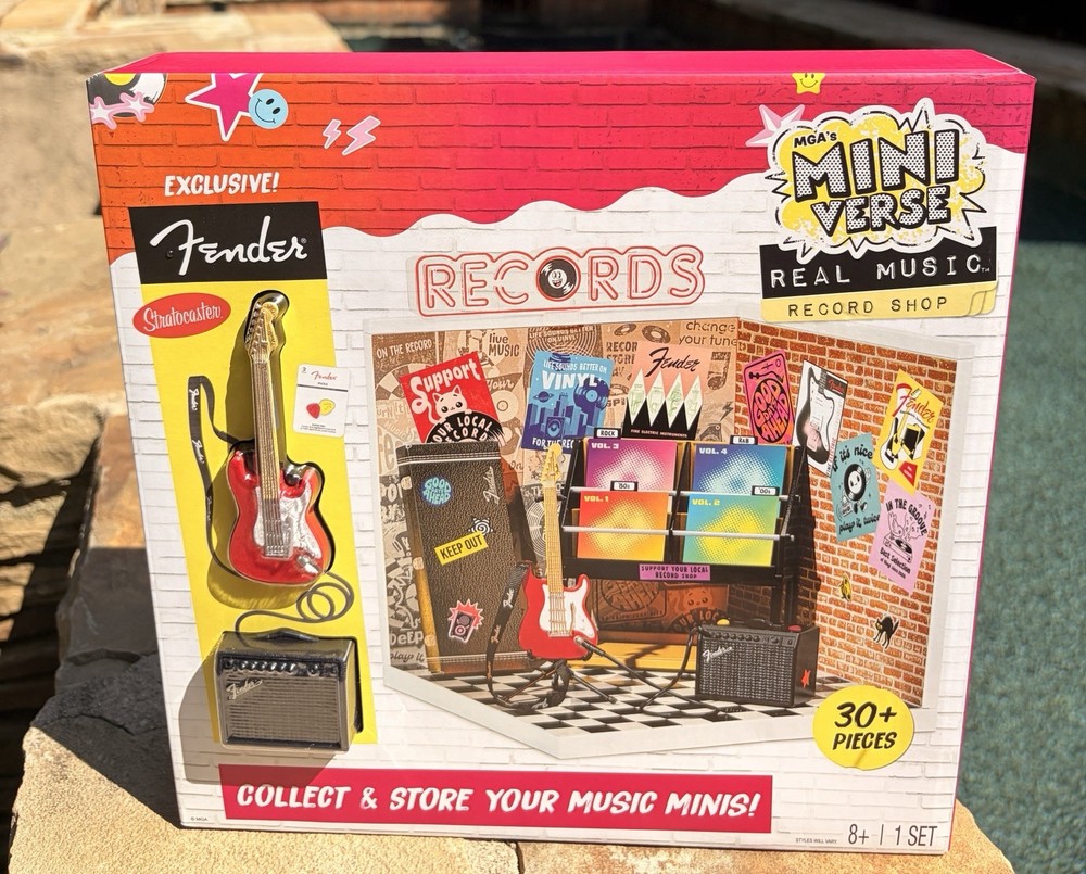 MGA Miniverse Real Music Record Shop With Exclusive Fender Guitar NEW