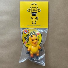 Mutant Vinyl Hardcore Kewpie Lash Yellow Jacket Sofubi Designer Toy Kaiju Mvh