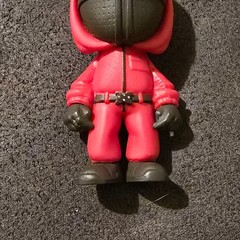 YuMe Piggy Bank Squid Games Mystery Capsule Triangle Solder Mini Figure 2.5″