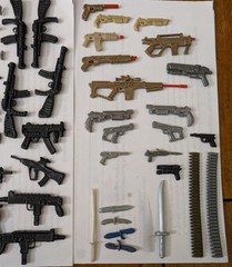 Vintage Mixed Lot GI Joe Army Action Hero Weapons Guns & Knives 50+ Pieces
