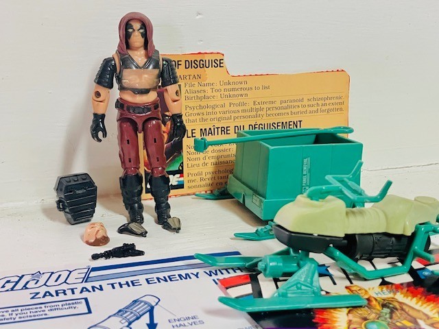 GI Joe 1984 Zartan V1 Complete + Chameleon 100% Canadian File Card Blueprints