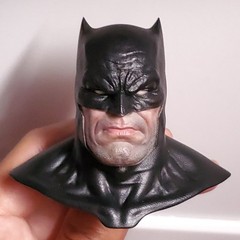 Toopy Studio The Dark Knight Returns Batman Head Sculpt 1/6 For Hot Toys CMS024