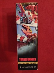 Transformers Age Of The Primes Autobot Ratchet 6” Deluxe Class – NEW