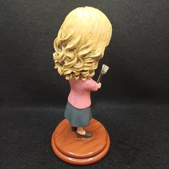THE OFFICE PAM BEESLY NBC UNIVERSAL LIMITED EDITION RESIN BOBBLE HEAD