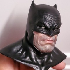Toopy Studio The Dark Knight Returns Batman Head Sculpt 1/6 For Hot Toys CMS024