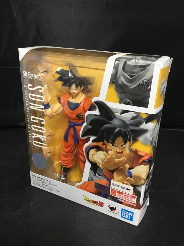Genuine Bandai S.H. Figuarts Dragon Ball Z Son Goku A Saiyan Raised on Earth NEW