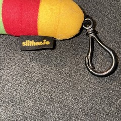 BONKERS SLITHER . IO SERIES 1 MYSTERY PLUSH CLIP YELLOW RED & GREEN