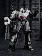 Jingke One Tank Megatron Transforming Robot Figure Ss114 18cm Toy Wonderful Gift