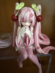 Hatsune Miku Figure Lot – 3pcs Set – Sakura Miku Noodle Stopper