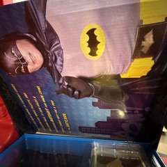 BATMAN CLASSIC TV SERIES UTILITY BELT INCLUDES BATARANG ADULT COLLECTOR