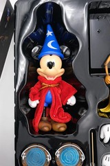 Herocross Disney Sorcerer Mickey and the Magic Broom Hybrid Metal Figuration 009