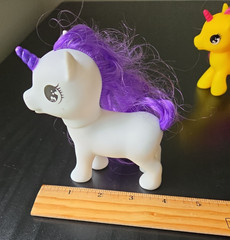 Lot Of 2 Large Plastic Play Horses Ponies White Yellow Toy Figure Unbranded