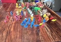 Huge Lot Action Figure & Animals -80 Pieces From Various Playsets!