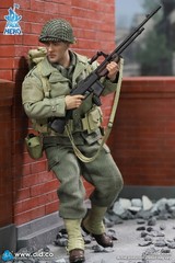DID WWII US 2nd Ranger Battalion Private First Class Reiben 1/12 Action Figure