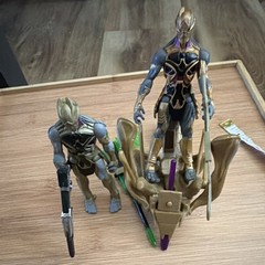 Action Figure Collection Set 2 Pack Weapons Vehicle Gold Gray Black Purple 6in