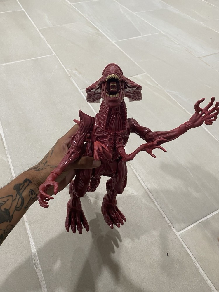 Alien Queen 12″ Action Figure Walmart 2019 Exclusive Lanard Xenomorph Red