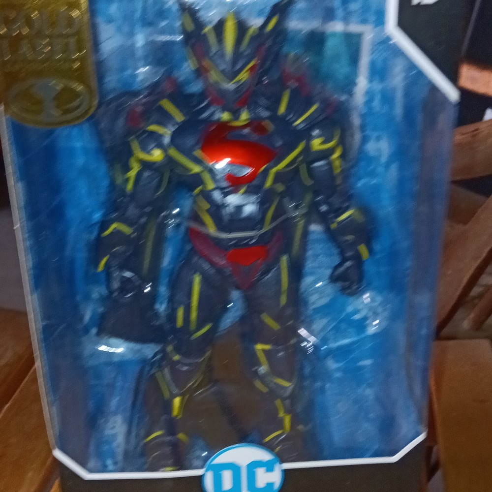 DC Superman Armored Action Figure Plastic – Black/Red/Yellow/Silver