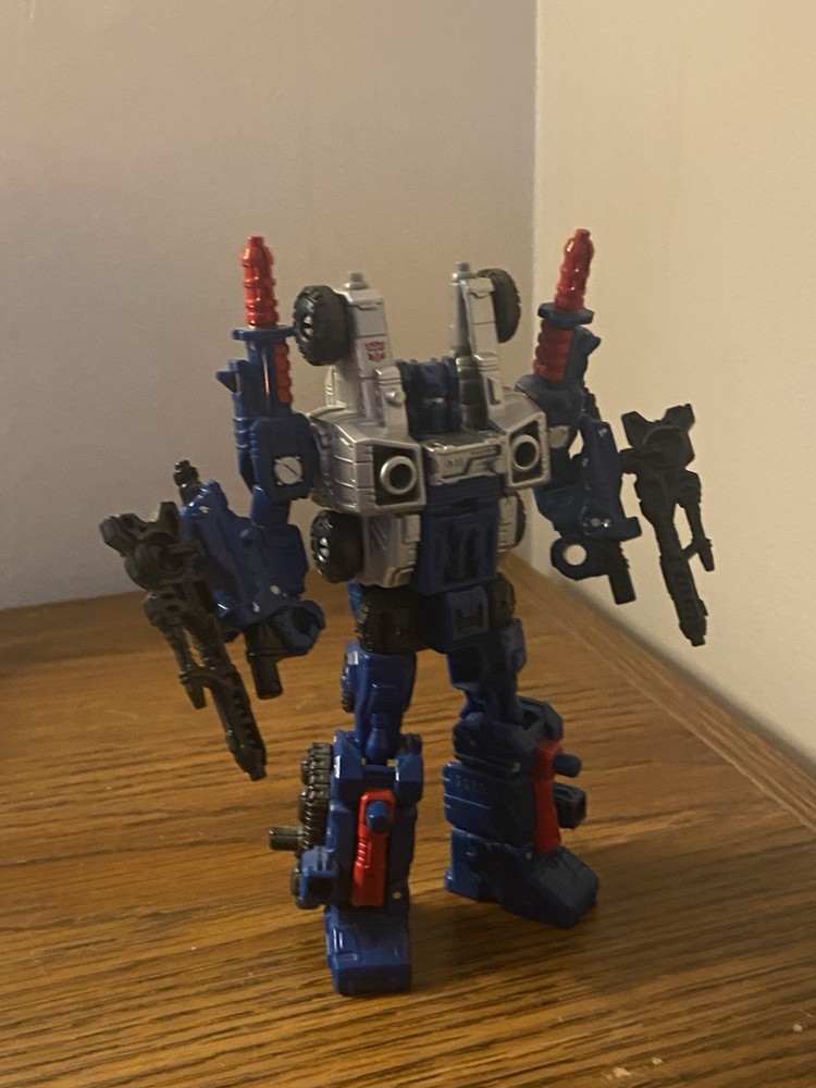 Hasbro Transformers Generations War for Cybertron Siege Deluxe Class Cog