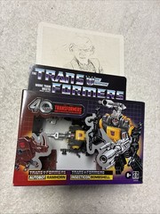 Transformers 40th Anniversary Autobot Ramhorn & Insecticon Bombshell Figures MIB